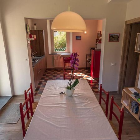 Il Giardino Di Marzo Guest House Monti di Licciana Nardi Room photo