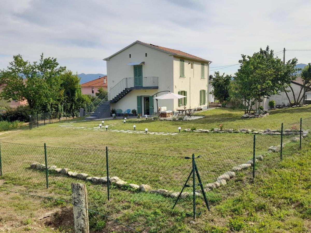 Il Giardino Di Marzo Guest House Monti di Licciana Nardi Exterior photo